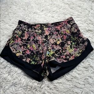 Lululemon Calm Tides Lined Running Short 2.5" Stencil Blossom Pink Multi